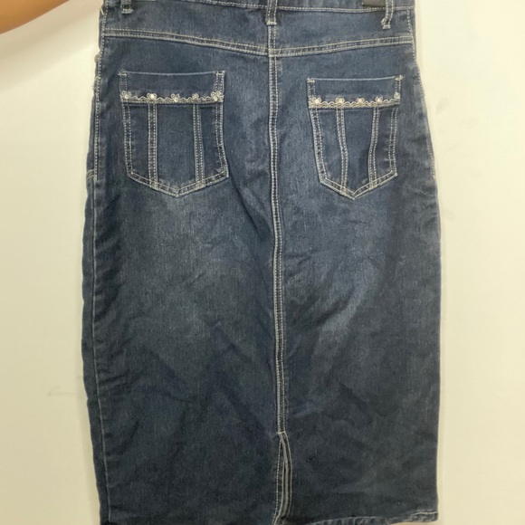 Cal Fashion Denim Skirt - Picture 2 of 2